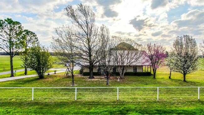 2 Bedroom 2 Bath Country home in Chico - 2 Bedroom 2 Bath Country home in Chico