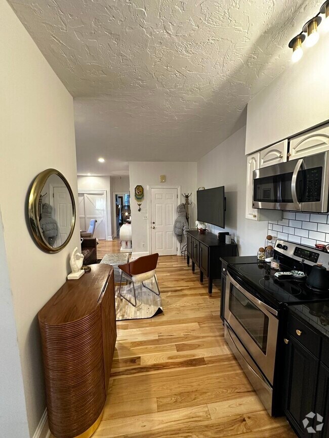 Building Photo - 48 Mercer St Rental