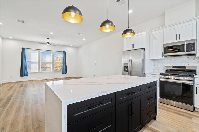 Photo - 3601 Rebecca St