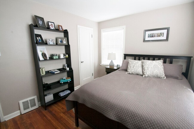 Photo - 2995 Leyden St