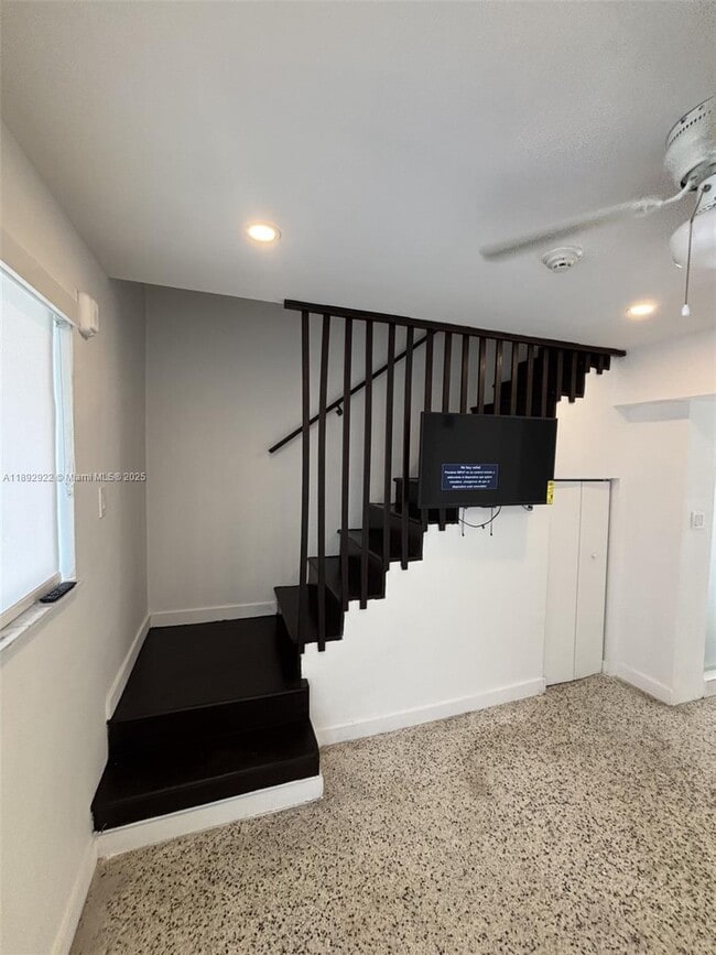 Photo - 560 NW 1st St Unidad 6