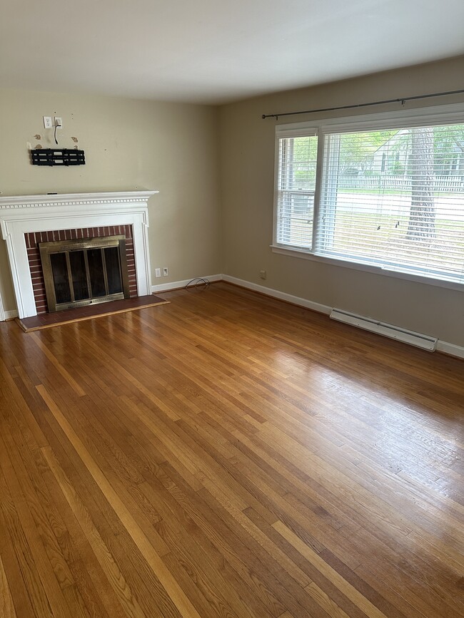 Photo - 1811 Nash St NW