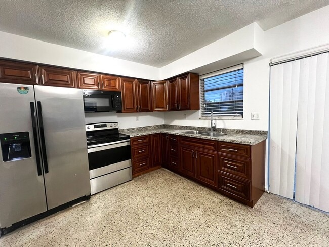 Photo - Classic Coral Way Charm- 3 bedroom Duplex Available!