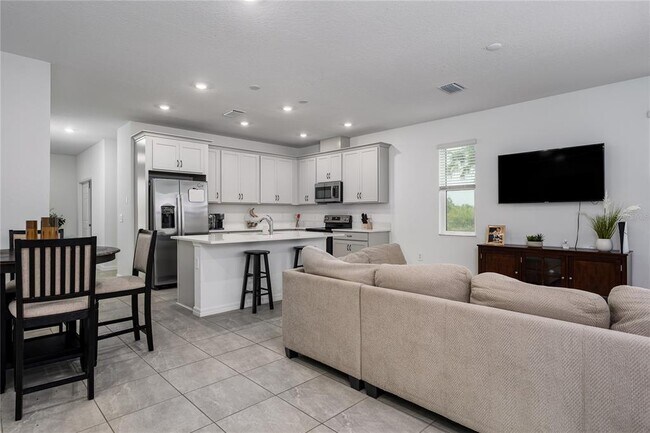 Photo - 1912 Swivel Ln