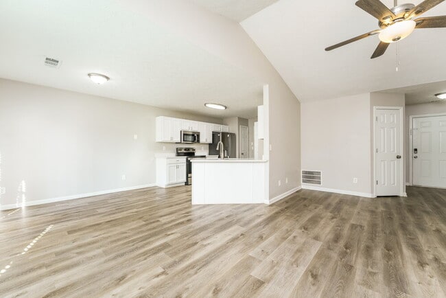 Photo - 731 Sugar Oak Ln