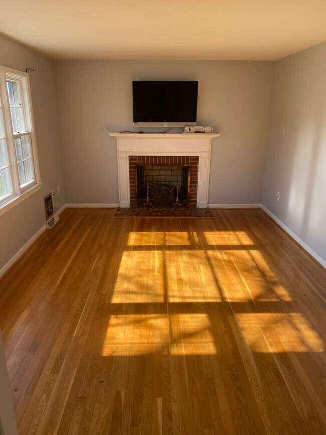 Photo - 242 White Pine Dr