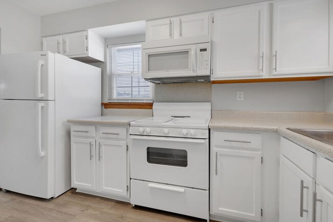 Photo - 299 S Hague Ave