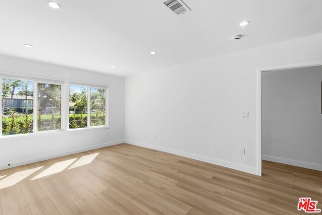 Photo - 11671 Chandler Blvd