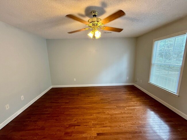 Photo - Worry free living, brick condo in Jonesborough!