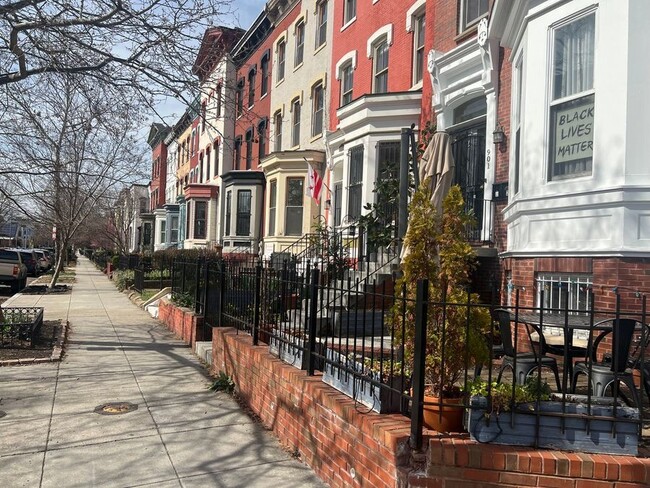 Photo - 901 R St NW Unit 2B