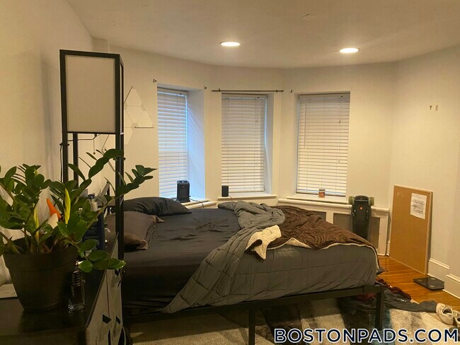 Photo - 45 Westland Ave Unidad 4