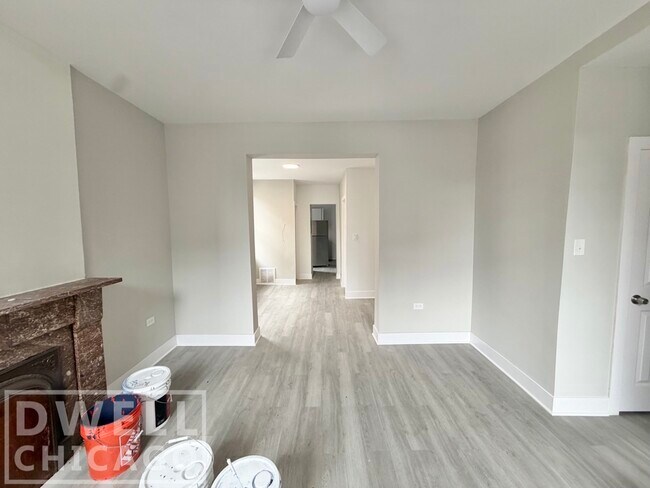Photo - 1546 W Walton St Unit 2F