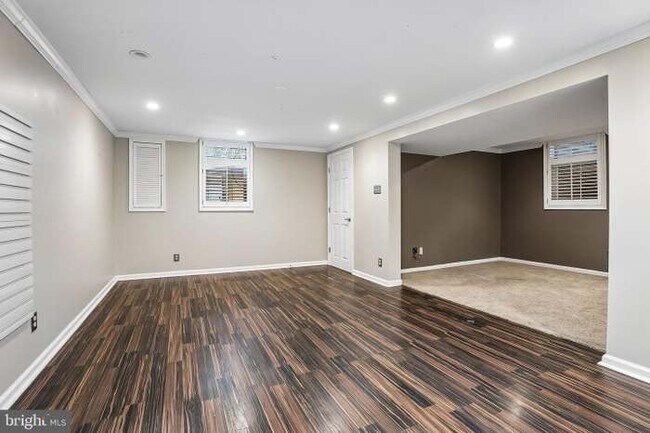 Photo - 247 Winchester Dr