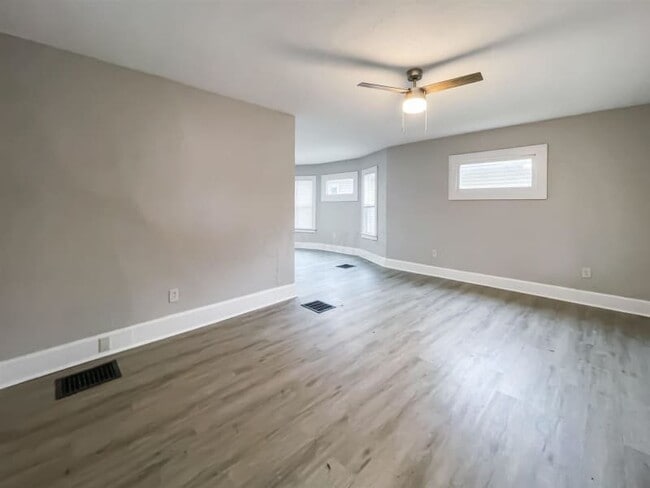 Photo - 196 N Burgess Ave