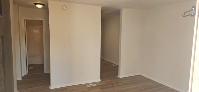 Photo - 202 Selwyn Aly