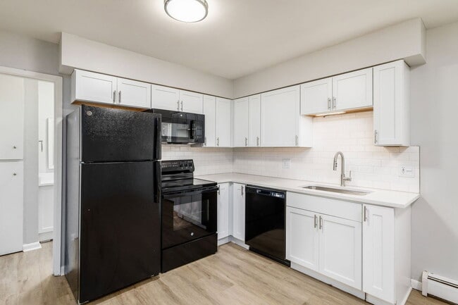 Photo - 639 Riverview Dr Unit 8