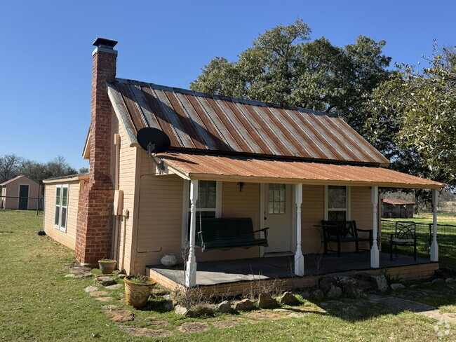 Building Photo - Unique country living in fully furnished c... Rental