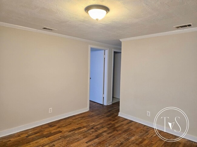 Photo - RATE DROP ALERT (was $1600/month)!