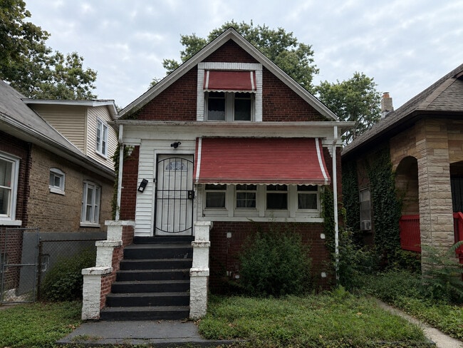 Building Photo - 7621 S Eberhart Ave