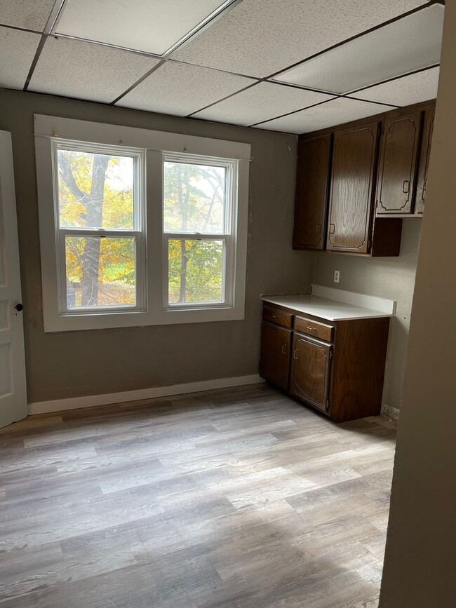 Photo - 4 Bed / 1.5 Bath Two Story House for Rent!!