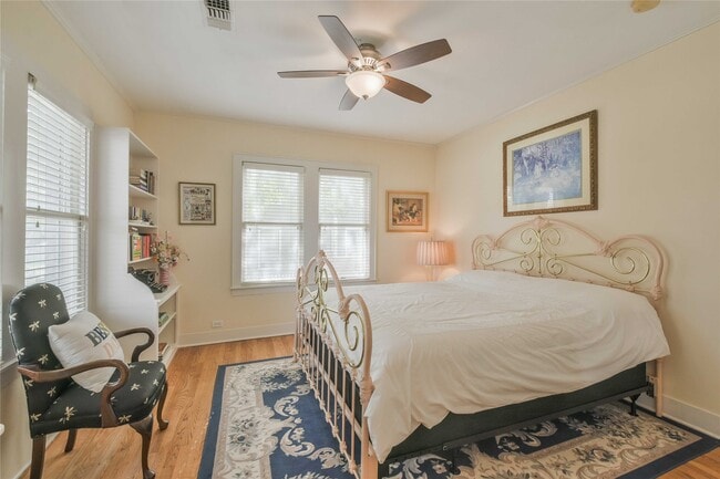 Photo - 802 S Day St