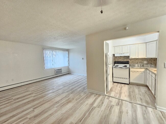 Photo - 1851 W 13 Mile Rd