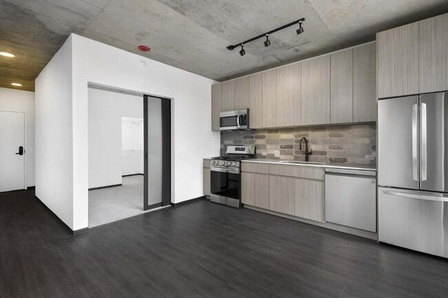 Photo - 600 W Chicago Ave Unit 1609