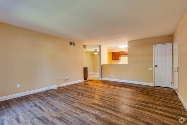 2 BR, 2 BA (Newport) - 1,121 SF