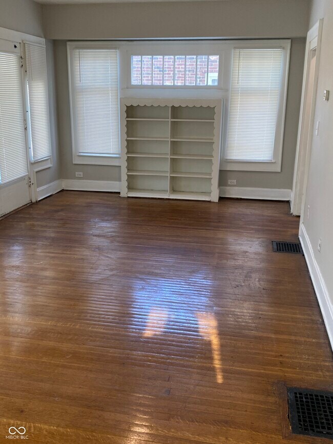 Photo - 4025 N Kenwood Ave