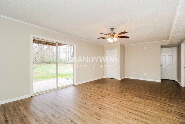 Photo - 1334 Colonial Trce NW