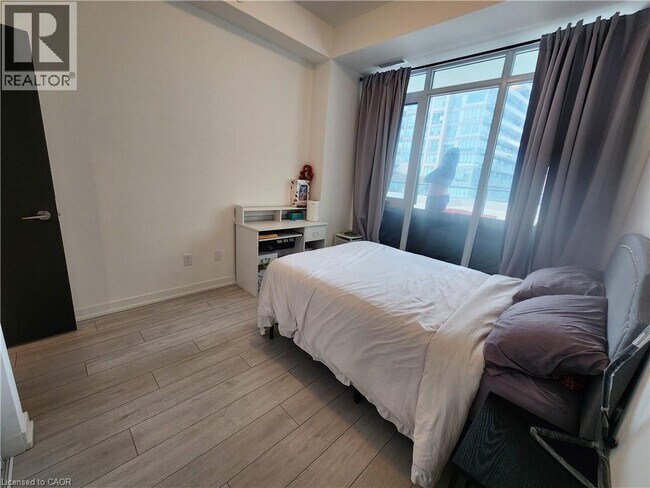 Photo - 55 Duke St W Unité 228