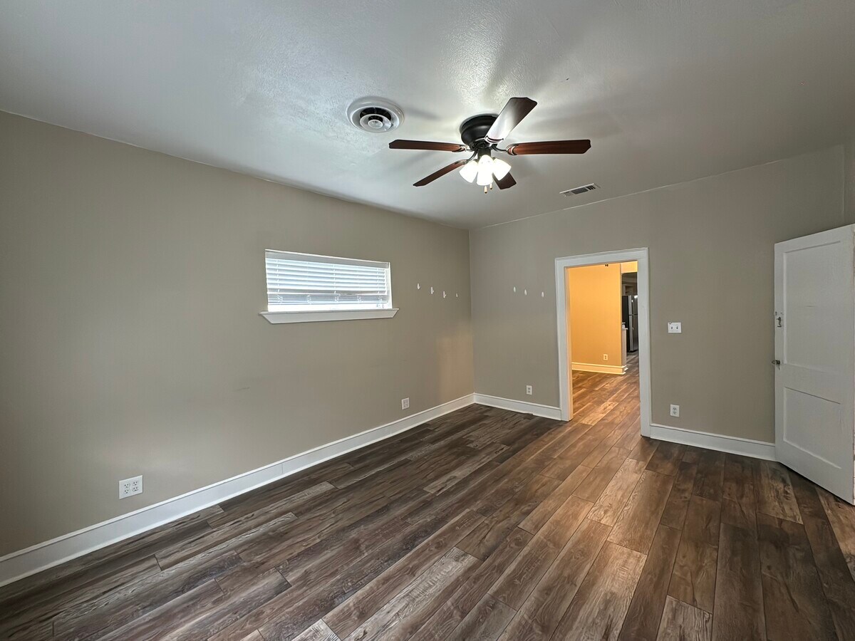 Photo - 817 SE 18th St