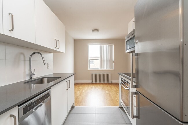 Building Photo - 12 Bater Ave Unit 306