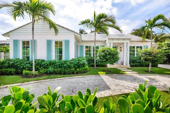 Photo - 266 Colonial Ln