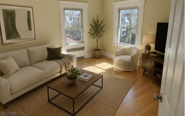 Photo - 197 Jerome Pl