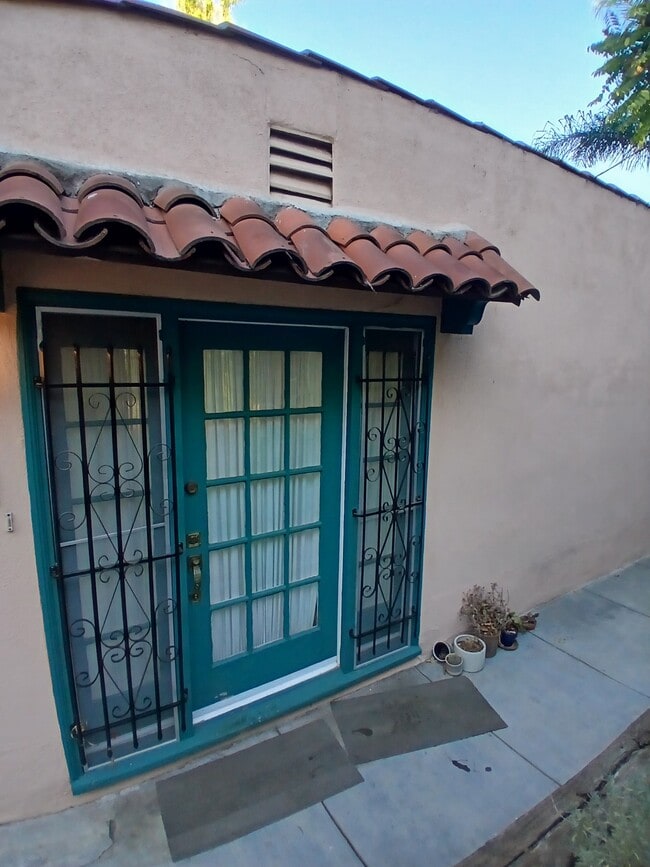 Building Photo - 674 Echo Park Ave Unit 674