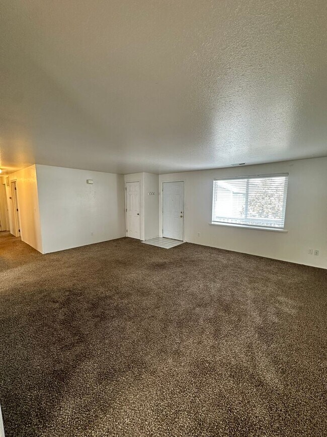 Photo - 1409 Maple St Unit #2