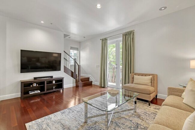 Photo - 72 SE 6th Ave