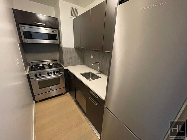 Building Photo - East 39th Street Unit 16F Rental