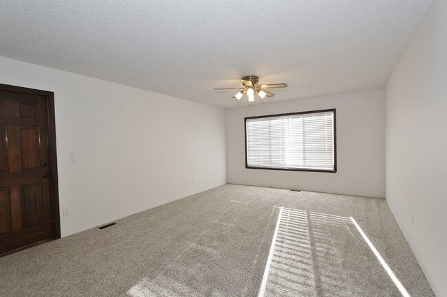 Photo - 2412 Robert Ave