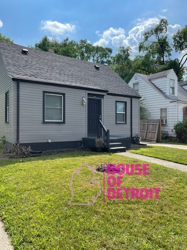Building Photo - Summer Special~ 3 BEDROOM 1 BATH BUNGALOW ... Rental