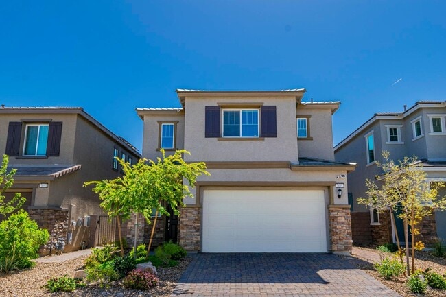 Building Photo - Modern 4-Bedroom Home in Gated Henderson Community | Built 2022