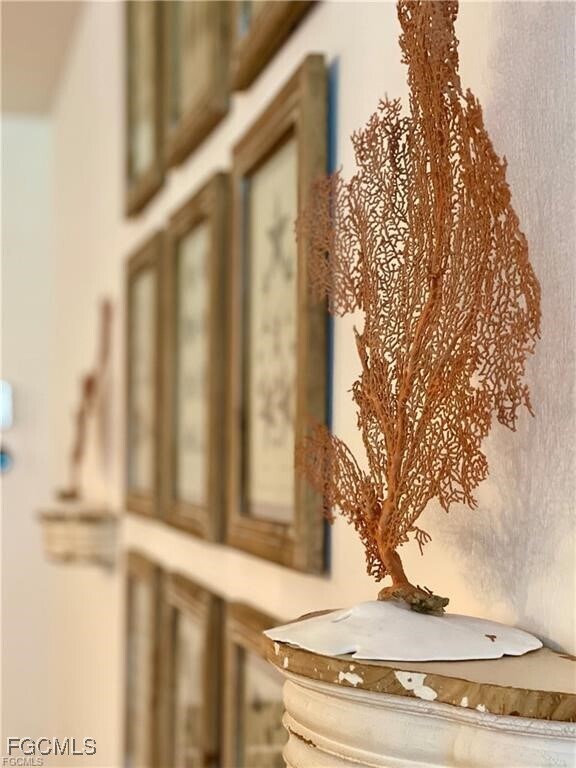 Building Photo - 572 11th Ave S Unit 2