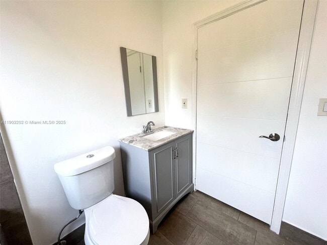 Photo - 3703 SW 1st St Unidad UP