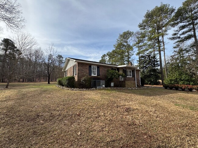 2/1 House in Silver Creek on 4 acres- $1,495 - 2/1 House in Silver Creek on 4 acres- $1,495