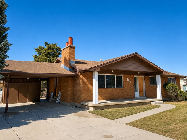Building Photo - Spacious 5-Bedroom Home with Large Yard in Centerville!