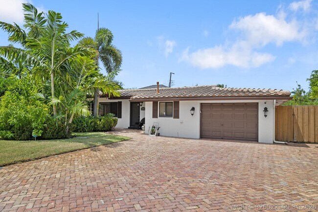 Building Photo - 3211 Seaward Dr