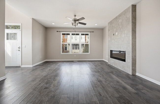 Photo - 901 Times Square Dr