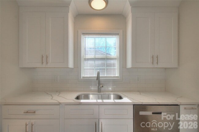 Photo - 608 Anne Ave