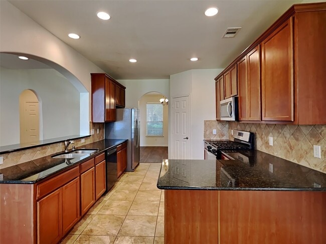 Photo - 2114 Wembley Way